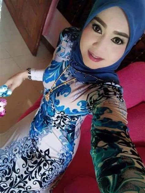 Bagaimana pun pihak sekolah tersebut telah tampil memohon maaf dan menjelaskan perkara tersebut dengan mereka tidak menghalang pelajar bukan. Gadis Melayu Pakai Baju Kurung Ketat