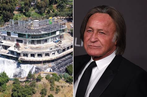 Известен строительством роскошных отелей и особняков. Gigi and Bella's dad, Mohamed Hadid, ordered to tear down ...