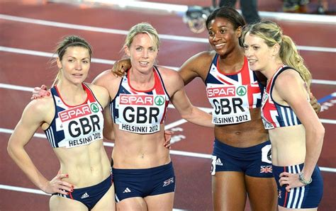 Atleta ucraniana é filmada durante alongamento nas pernas e quadril (atletismo feminino, nome da atleta: Desclassificado do Europeu, quarteto feminino britânico ...