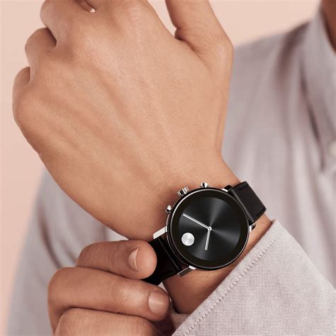 This connect 2.0 unites analog style with an intuitive touchscreen interface that enhances your connectivity and provides fitness tracking. Movado | Montre intelligente Movado Connect 2.0 en acier inoxydable avec bracelet noir en cuir
