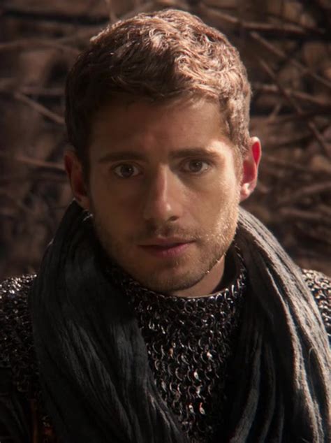 In attesa che la fiaba di charles perrault diventi serie tv, una bufera mediatica si è scagliata sulla storia di aurora e del principe filippo. Julian Morris nudo su Wonderland Magazine - Spetteguless