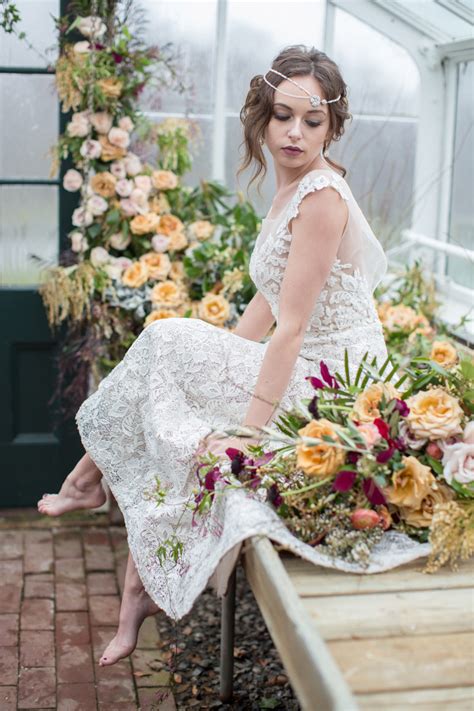 And even though the day before my wedding was sunny and 75 degrees (just what i wanted for my outdoor ceremony!), the forecast still predicted showers. Rainy Day Bridal Portraits in the Greenhouse | Drumore Estate