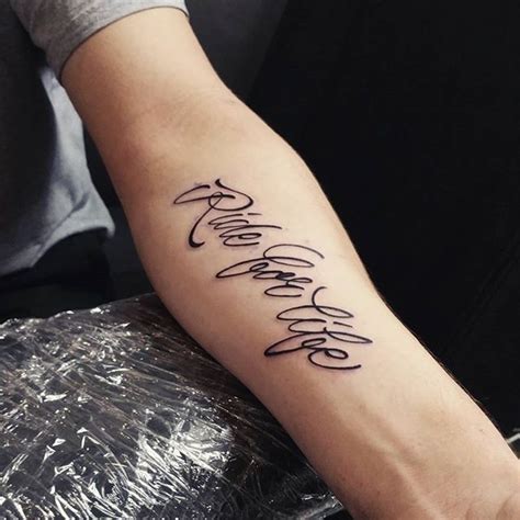You can customize your experience with live font previews. Dafont calligraphie tatouage | Cochese Tattoo