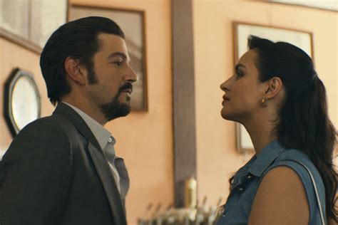 También trabajan en la serie michael peña (kiki camarena), joaquín cosío (ernesto. Netflix Narcos : Mexico - Saison 2 : la réalité géo ...