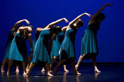 File:A contemporary dance performance, Rage Box Contemporary Dance Center.jpg - Wikimedia Commons