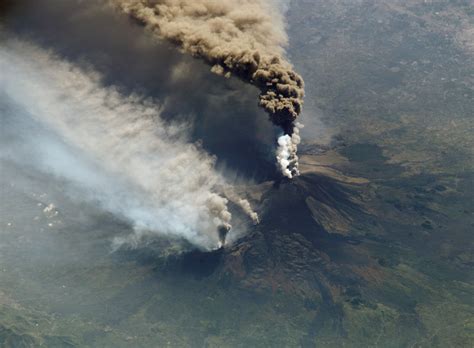 How long does it take? File:Etna eruption seen from the International Space ...