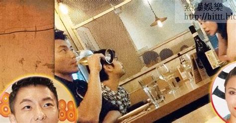 老婆被单男约去看电影 单男给我发来这段视频 老婆在电影院厕所被无套后入内射 不管旁边人来人往还是叫出声 最后浓稠的精液从阴道里往下滴 刺. 熱爆娛樂: 偷食事件老婆未嬲完 周國賢呻：佢唔肯跟我返嚟! 忽然1周 - 1040 周國賢,MW,