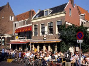 Neben vielen andern musiken componirte er gegen. Flight Murder Mystery Game in Restaurant Scarlatti in Leiden.