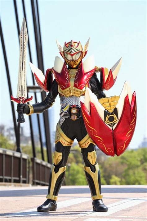 Kamen rider gaim suffers from one of the most nonsensical plots in a rider series with extremely arbitrary reasoning behind anything that occured behind the show. Kamen Rider Gaim: Introducing Kamen Rider Malus Golden ...