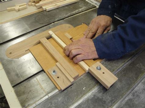 Finding the ideal wood working projects for your kids may appear to be troublesome, yet it's simply an issue of discovering things kids can really utilize. Lincoln Log Jig | Woodworking for kids, Woodworking ...