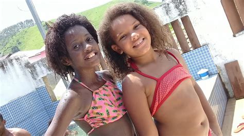 Enquanto as férias não acabam, as irmãs alice e malu convidam a coleguinha madu para um novo desafio da piscina. Desafio Da Piscina - YouTube