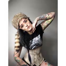 She started tattooing in connecticut in 2006 and continued to tattoo until 2012. Model/Tattoo Artist Katie Hollow