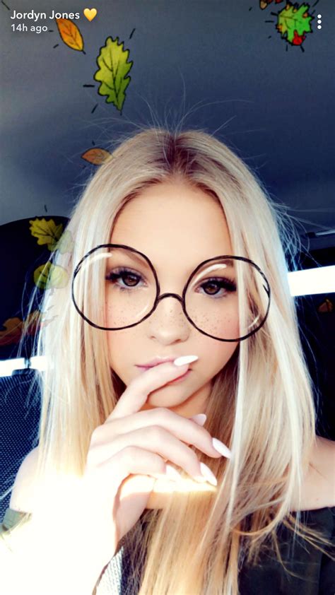 The following cute baby photos collection is brilliant examples of how the perspective and angle you choose can give you truly memorable photographs. pinterest| @universexox ♏ | Jordyn jones, Snapchat girls ...