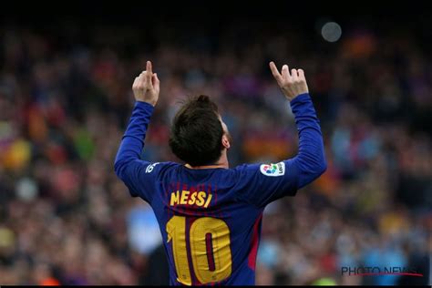 So sieht sich messi immer noch, er ist ein floh, so nennen sie ihn. Lionel Messi scoort zijn 600ste doelpunt als prof ...