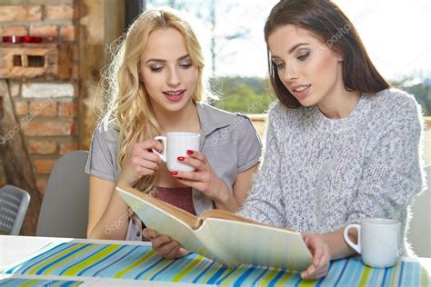 Los malagueños han ganado más fuera que los almerienses en su feudo. chicas follando en la universidad