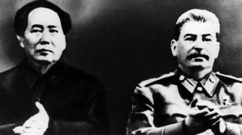 Let nechal vybrat pro veřejnou popravu alespoň jednoho statkáře, ale obvykle několik, prakticky v každé čínské vesnici, což si vyžádalo odhadem 2 až 5 milionů obětí. Szovjet ügynökök Mao ürülékét túrták, hogy többet tudjanak ...
