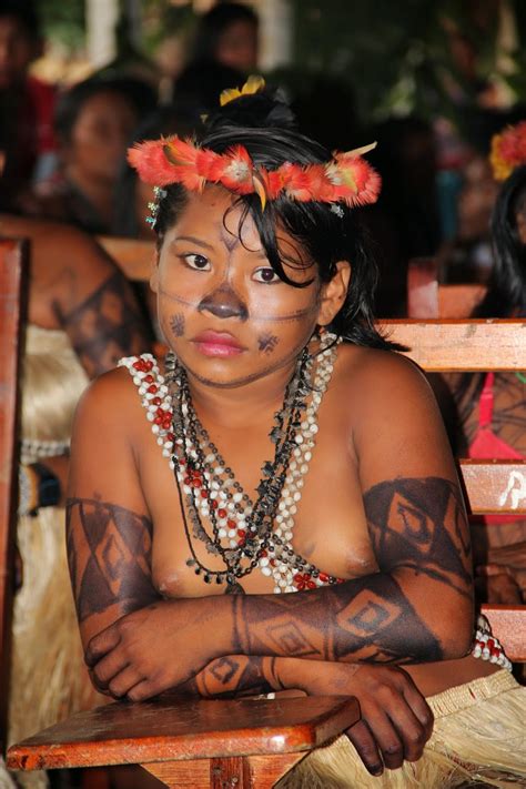 Brazil is the largest country in latin america, with more than 208 million people, making it the world's fifth most populous. SEMAI - JACAREACANGA : Índios Munduruku presta Homenagem ...