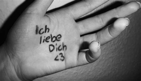 .i will show you best collection of ich liebe dich bilder, ich liebe dich covers hintergrundbilder ,ich coolest ich liebe dich facebook timeline cover, nice ich liebe dich facebook bakground,sweet ich. Ich Liebe Dich Foto & Bild | körperdetails, hände ...