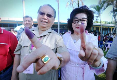 «8/50 tan sri joseph pairin kitingan kept his supporters gripped with suspense when he won the…» Pairin casts his vote, buoyed by nanogenarian's support ...