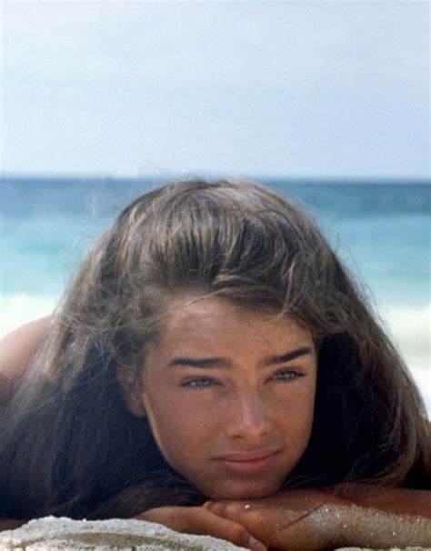 Gross pretty baby photos this was one of a series of photographs that brooke shields posed for at the age of ten for the photographer garry gross. Les 25 meilleures idées de la catégorie fille de Brooke ...