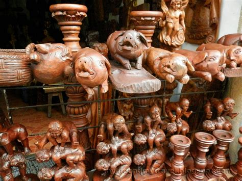 We are the only workshop in paete producing cement statues. My Life and My Travel: Walking along the wood carvers road