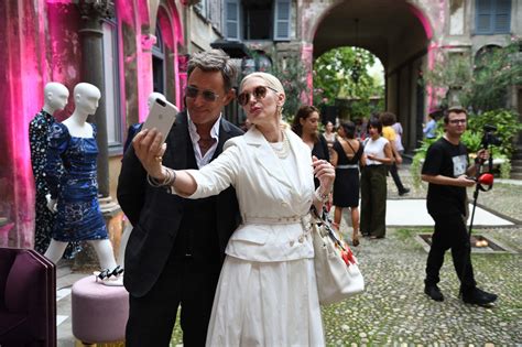 Ci tenevo a precisare che questa pag non è gestita in prima persona da fabio ma da una amica che cura. Milano Fashion Week, le sorelle gemelle che hanno ...