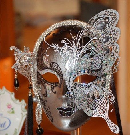 Saw something that caught your attention? masques de venise