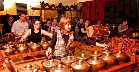 Berikut 10 jenis alat musik tradisional beserta asalnya. Alat Musik Daerah Beserta Pengertian