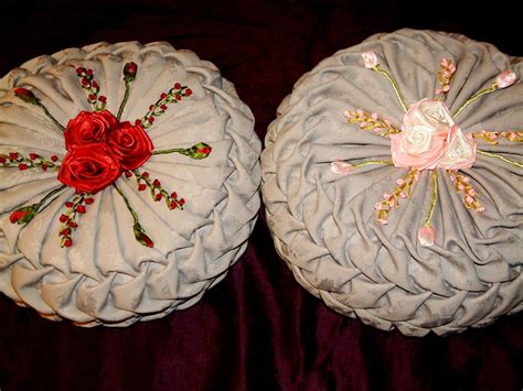 Use these pillow online shop and enjoy the optimum restful feeling. Round pillows with canadian smocking | Canadian smocking, Ribbon embroidery, Embroidered cushions