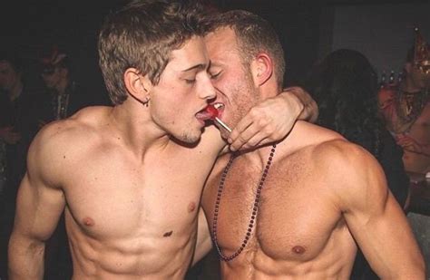 Gays son más propensos a perdonar infidelidades: estudio ...
