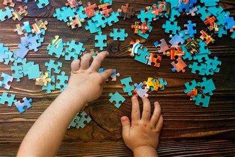 Here's our pick of the best jigsaws and puzzles for toddlers, preschoolers and schoolchildren, as tested by kids and rated by parents. 14 Best Educational Puzzles for Kids and Toddlers in 2020