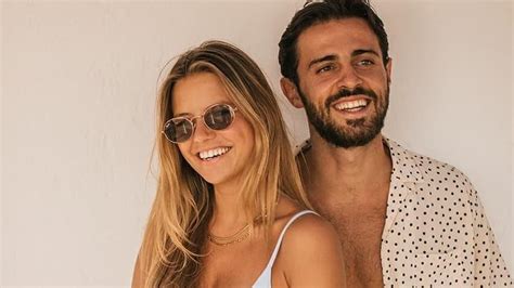 Manchester city star bernardo silva fuelled speculation he was dating ines tomaz and he has … more the post man city star bernardo silva unveils his stunning new girlfriend ines tomaz. Bernardo Silva Girlfriend - Ines Tomaz