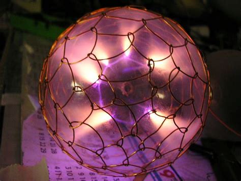 Diy plasma ball from incandescent lamp. Homemade plasma globe (ball) with EMI shield | Электронная ...