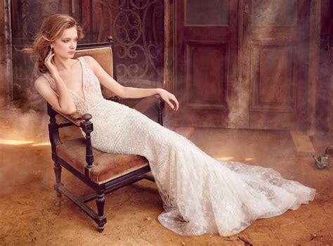 Brautkleider spitze a line v neck ärmellose elegant hochzeitskleid damen lang spitze illusion back brautkleider brautmode rückenfrei weiß vintage brautkleid abendkleider. Lazaro Brautkleider Herbst 2015 | Wedding dress necklines ...