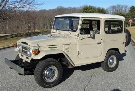 The toyota land cruiser came in many sizes and configurations. 1975 Toyota Land Cruiser FJ40 | Toyota, Land cruiser