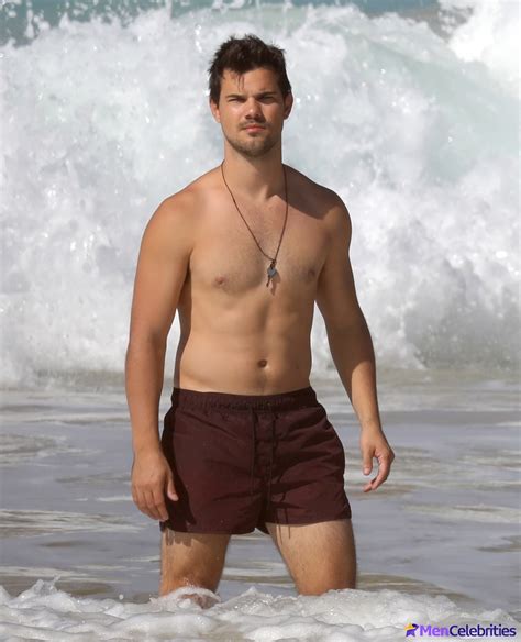 Are you looking for mirror masturbation? Taylor Lautner Leaked Nude And Jerk Off Scandal - Men ...