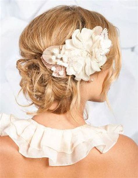 Une coiffure de mariage adaptée à votre visage et en harmonie avec votre robe ? Coiffure mariée romantique - Les plus jolies coiffures de ...