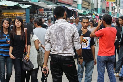 With aaron aziz, syamsul yusof, adi putra, zizan razak. BLOG BERANI MATI: Filem KL Gangster