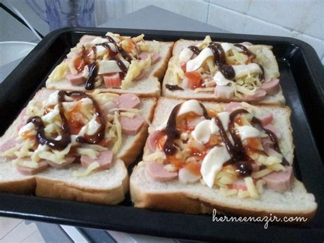 Pizza recepten is een eenvoudig, eenvoudig en eenvoudig recept. DDHN | Resepi Homemade Pizza Roti Gardenia Yang Mudah Dan ...