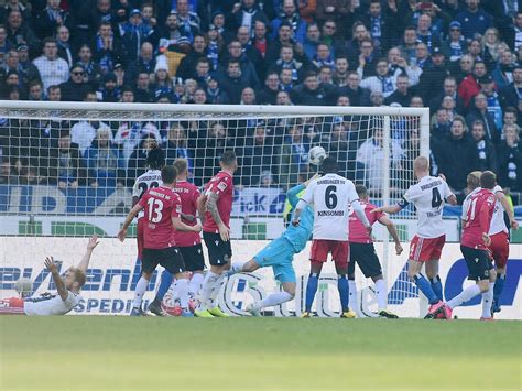 Mutta joo, kylläpäs hsv:llä on umpisurkeat topparit. Blaues Auge in Hannover: HSV-Ass warnt vor Derby gegen St ...