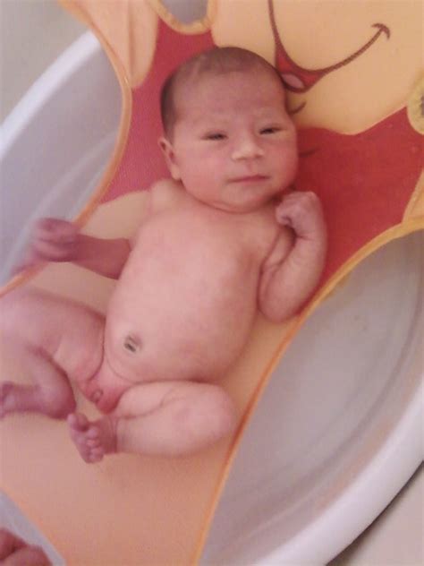 Bathing a newborn baby (with umbilical cord): Babys first bath at home | This picture message or video ...