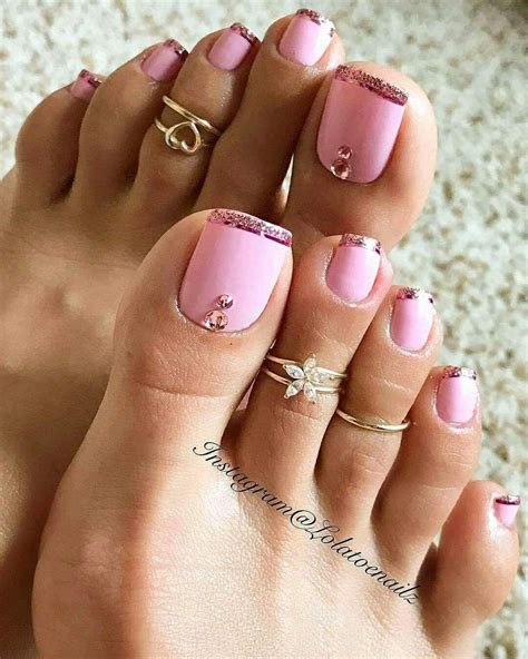 Me gusta dejarme las uñas de los pies largas durante los meses de verano (no tan largototas), especialmente las de mis deditos gordos, no me gusta pintarmelas y las llevo muy pulidas al natural, limpias, limadas y cuidadas. Uñas pies | Uñas pies decoracion, Diseños de uñas pies ...