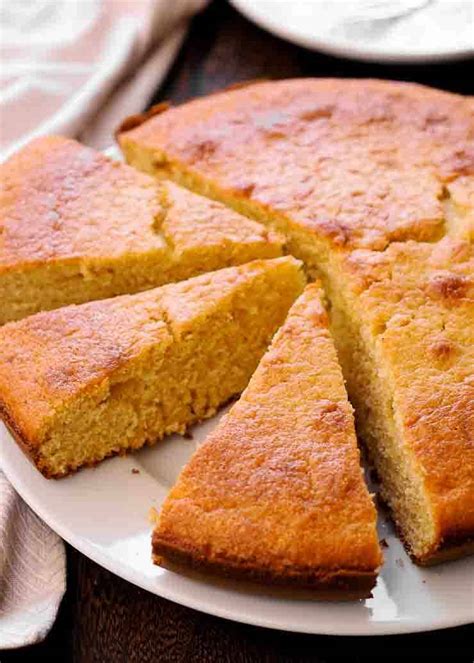 This recipe for cornbread works equally as well with yellow, white or blue cornmeal so you can choose the color of cornbread you want! Cornbread Made With Corn Grits Recipes / Polenta Cornbread ...