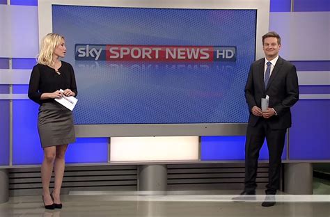 Sports to which sky do not possess broadcasting rights receive limited coverage. Laura Papendick @ "Sky Sport News HD" am 07.12.2016 ...