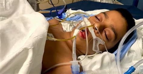 Beispielsätze für cardiac arrest auf deutsch. 8-year-old boy suffers cardiac arrest after unknowingly ...