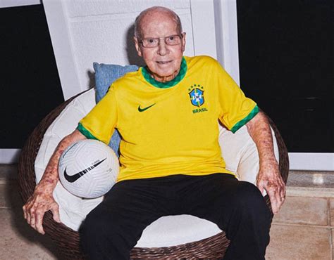 Jun 02, 2021 · diego anuncia 'novo reforço' do flamengo e brinca: Com Zagallo de modelo, CBF lança nova camisa da Seleção ...