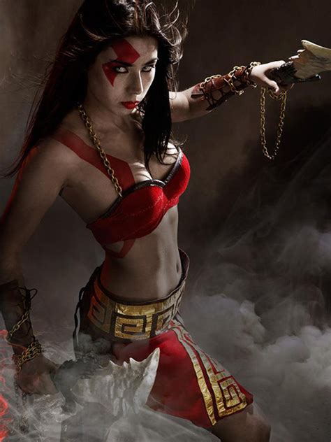 Both will have their most useful powers and abilities. Epic Female Kratos God of War Cosplay - Global Geek News