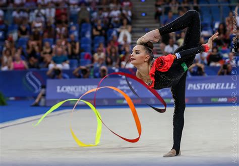 Hoop, ball, clubs, ribbon or rope. Художественнаягимнастика