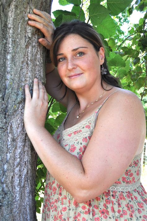 Regarde une femme mûre coquine invite des jeunes à des soirées échangismes sur luxuretv. BigbellesMag!: Rencontre avec Laetitia par Charlotte