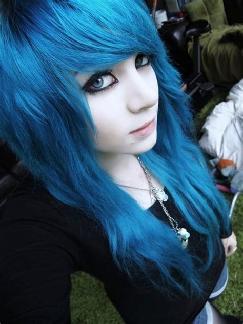 Mosaiqueroom.blogspot.com girl with blue hair and tattooes fuckes cowgirl style and then does a handjob Emo Lifestyle: Emo Girls - Blue Hair